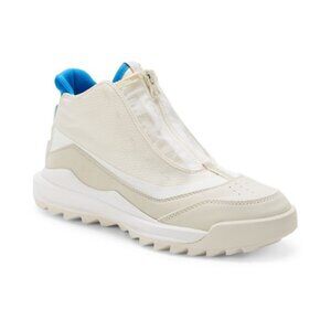 Sorel Ona Slip On Chunky Sneakers in size 9